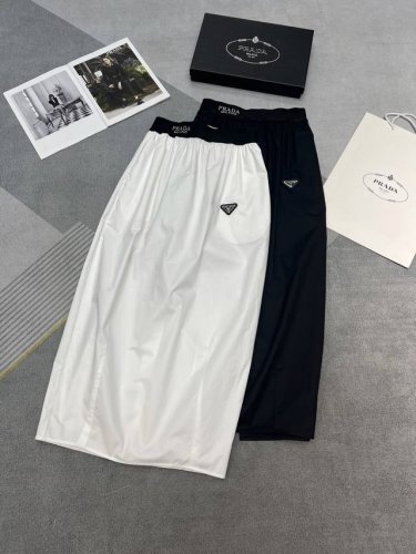 高品质prada2025春夏新款纯棉面料花苞半裙高腰显瘦腰头拼接Logo织带橡筋经典三角牌装饰高品质黑色白色Sml