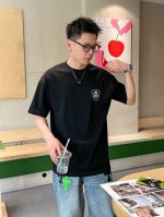 巴宝莉 新款字母印花双层重工短袖T桖 字母图案不管是T桖还是卫衣都是每年的爆款单品 前幅大面积印花采用大康丽数码印花机直喷 成本极高 经过多次的调试打版图案色差