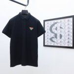 P140 普拉达 最新版本翻领Polo短袖，纯色百搭双色，最顶级的品质专柜原单短袖，顶级制作工艺进口面料，专柜款独特设计，采用进口高端订制进口丝线手感一流！码数
