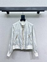 L家双面穿夹克外套 时尚帅气 高版出品！很独特的品味与个性经典款版型设计简洁而优雅 独特的工艺 多了一份精致与细腻 高品质 尺码Sml