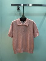 p210 L家｜25早春新款翻领字母Logo镂空满印休闲针织短袖Sml