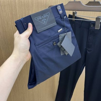 pd 2540Ss春夏新品，官网同步有售，男士高端商务休闲西裤，高端进口面料，带弹力，后面采用硅胶字母压胶，五搭配，即经典又时尚，合体裁缝，上身效果无约束感 ，