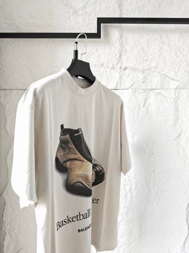 balenciaga巴黎世家 Ss Basketball Sneaker 球鞋印花圆领短袖T恤 宽松Os版型 21支高克重定染面料 柔软舒适 数码直喷工艺 完美