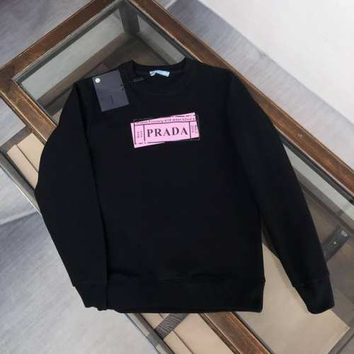 170 prada 普拉达 2024秋冬新款卫衣，潮流不过时经典款，进口数码印花图案，定制卫衣毛圈420克面料，厚实挺阔有有形，细节无可挑剔，上身版型超赞！时下