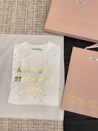 acnestudios 25Ss新品上线 通身订钻烫金字母Logo长袖T恤 yb购入一比一开发 最高版本发售 重工订钻配上烫金字母Logo 最新限定的一款 闭眼