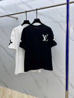 P200 Louis Vuitton 路易威登 2025Fw春夏新品圆领打底外穿T恤，立体感Logo常规半袖纯棉打底T恤，棉，手感面糯有骨感，柔而有韧性。工艺处