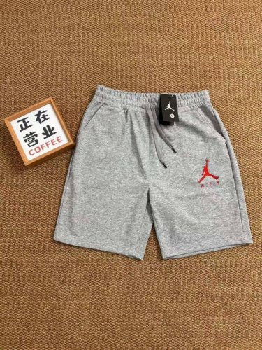 Jordan 乔丹夏季最新款基础灰色五分休闲短裤 采用重磅华棉面料，触感柔和、垂感强，穿着体验感好 4-5级水洗色牢度不易褪色 面料采用水洗印染工艺 水洗不褪色