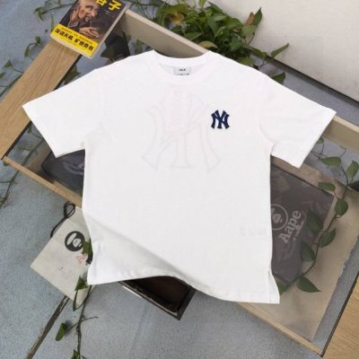 款号：Yy926 高版本 2025最新款Mlb洋基队Ny经典刺绣小标Logo字母图案印花休闲情侣短袖T恤，选用了260克双纱爽滑棉面料制作而成。精细的做工和清晰