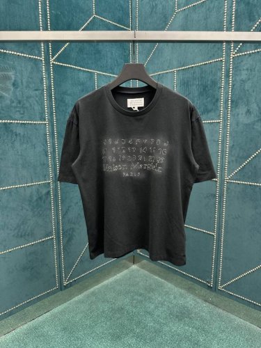 马吉拉 25Ss新款刺绣徽标宽松短袖T恤 高版本 码数 S.M.L.Xl.Xxl.