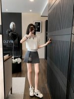 棉 氨纶 86 47 64 38 小码数据，依次是胸围，衣长，腰围，裙长 短袖短裙套装 码数：S~Xl 每大一个码数，胸围腰围＋4厘米，衣长裤长＋1厘米。数据为