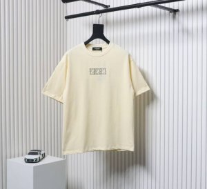 p180 Fendi丨芬迪 25Ss Ff刺绣Logo短袖 采用260克精梳棉面料，全棉螺纹，面料洗水，手感柔软，透气舒适。进口万针工艺针数密度饱满 走线工整