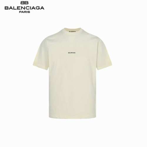 balenciaga 巴黎世家 前后刺绣短袖-米白 采用32支双纱 260克重面料 进口针织针梳棉进行制作 厚度适中 有垂感又有轮廓型 上身就是一个舒适 对微胖
