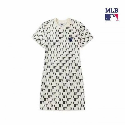 高端品质 Mlb Ny洋基队 老花满印款 Ny新品老花满印圆领套头连衣裙 面料 260克双纱纯棉 老花满身印花 上身十分吸晴完美遮肉显瘦 颜色 黑色 杏色 尺码
