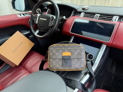 芯片版 高端货 新款 Louis Vuitton Lv单肩包 路易威登邮差包斜挎包 M46688 Louis Vuitton S-Lock 橙色老花系列 可拆卸
