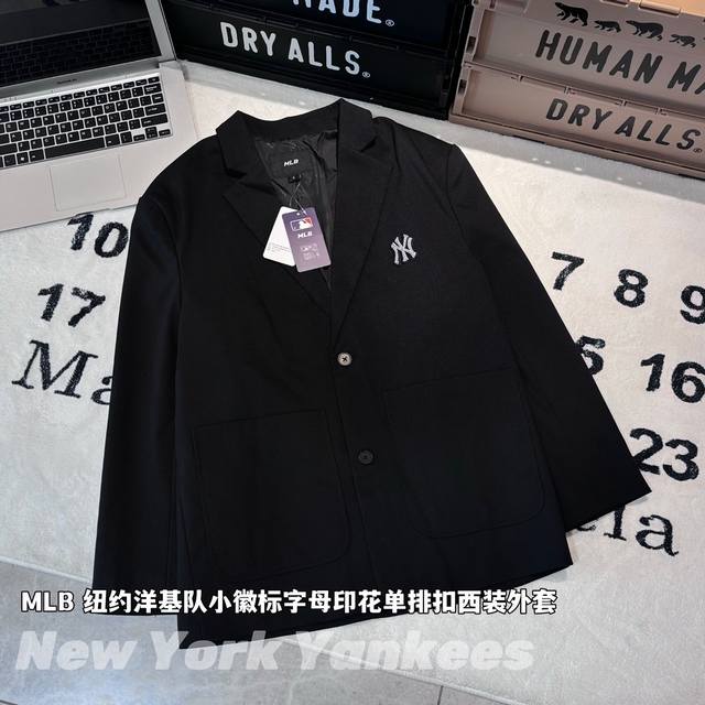 230拿货 -Mlb Fw23 纽约洋基队 小徽标字母印花单排扣西装外套 周雨彤 李宇春 许佳琪 同款 情侣款 -面料：原版一比一定织定染，同密度克重，含羊毛成