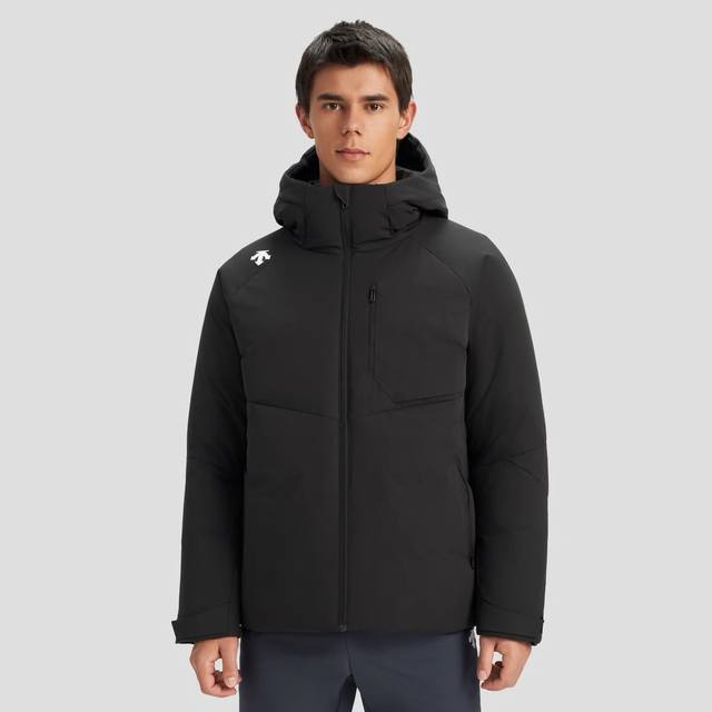 P510 现货 Descente迪桑特家Training系列综训训练运动健身男士羽绒服冬季新品！！ 保暖性能佳的经典款羽绒服。采用质感梭织面料制作，面料轻质舒爽