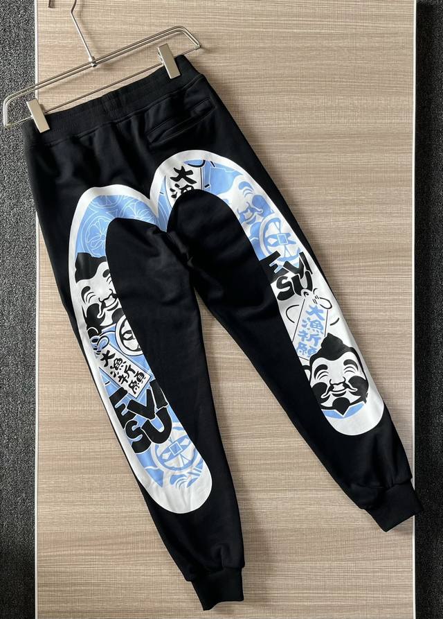 160 专柜同款 Evisu 福神蓝色福头大M印花卫裤， 原版面料高版本高品质 网红明星同款，一比一还原复刻 休闲宽松运动卫裤,立体剪裁，让你穿出独一无二得效果
