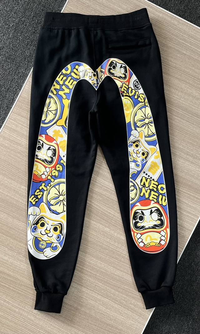 160 专柜同款 Evisu 福神招财猫大M印花卫裤， 原版面料高版本高品质 网红明星同款，一比一还原复刻 招财暴富必备款，好的设计好的寓意完美的做工！绝对的爆