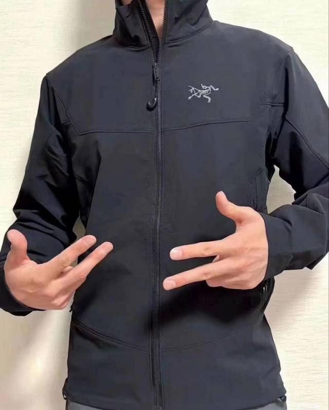360#上新# 顶级原单 加绒加厚！ 感受一下鸟家 行政夹克的压迫感！ 冬款外套Arc'teryx 始祖鸟刺绣Logo户外运动立领防风刺绣加绒软壳外套 傲视全网