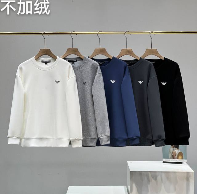 120 Armani 阿玛尼印花华棉圆领卫衣 阿玛尼情侣款圆领卫衣落肩款！！ 专柜品质专属好货，可遇不可求。百分百专柜面料，绝对不用便宜面料以次充好。做工更是大