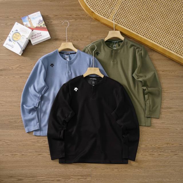 供160 品牌：迪桑特 Descente 尺码：M-L-Xl-Xxl-Xxxl 颜色：黑色-军绿色-雾霾蓝 类型：男士速干空气层针织长袖 材质：科技空气层棉 厚