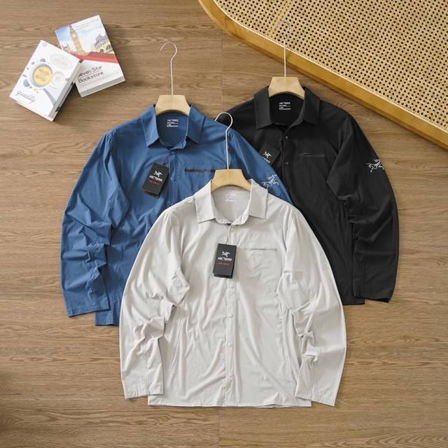 供180 品牌：始祖鸟 Arcteryx 尺码：M-L-Xl-Xxl 颜色：黑色-灰色-蓝色 类型：男士轻量化机能弹力长袖衬衫 材质：运动速干锦纶 厚薄：薄 领
