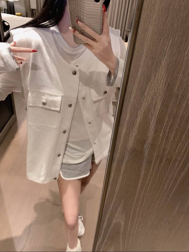 190 Chrome Hearts 克罗心后背十字架烫钻定制纽扣工装口袋马甲 款号：25672702649 颜色：黑色 白色 尺码：均码 80-125斤