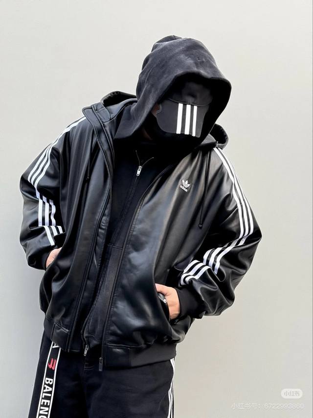 270 Adidas Originals 阿迪达斯 三叶草新款连帽皮衣 三条杠复古运动夹克外套