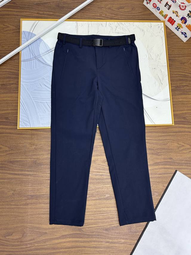 实拍细节图190，原单款三色齐发25年早秋新款可隆休闲裤 Kolonsport可隆休闲长裤男款户外秋季新品户外防风防泼水火山岩长裤软壳裤 是您的不二之选！这款裤