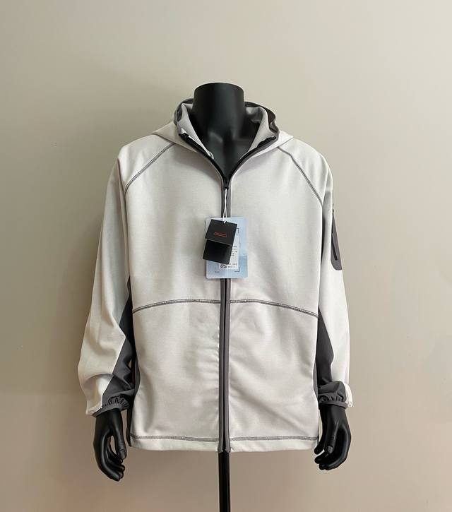 210 Arc'teryx 始祖鸟轻型轻量化爆款连帽外套 户外Rho Lt系列运动健身休闲弹力超柔轻量外套 无缝压胶拉链口袋外套 打底保暖可外穿的实穿款 功能版