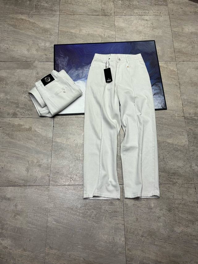 190 春夏季新款范思哲男士直筒牛仔裤 最新款原单爆款牛仔裤 超级定制款 原版五金 超级重工工艺 版型超赞，丹宁牛仔裤，高级弹力牛仔裤！高端贸易公司货，同步官网