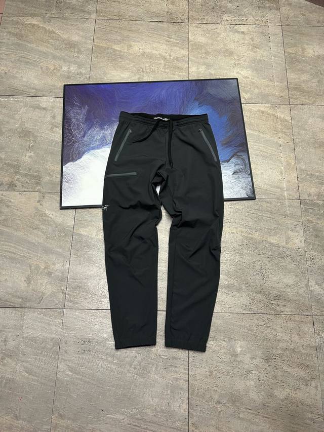 190 官网同款Arc'teryx 始祖鸟经典款Gamma Jogger 户外两色刺绣Logo松紧腰防风 男子两色精品软壳压胶束脚长裤！ 面料：梭织黑科技四面弹