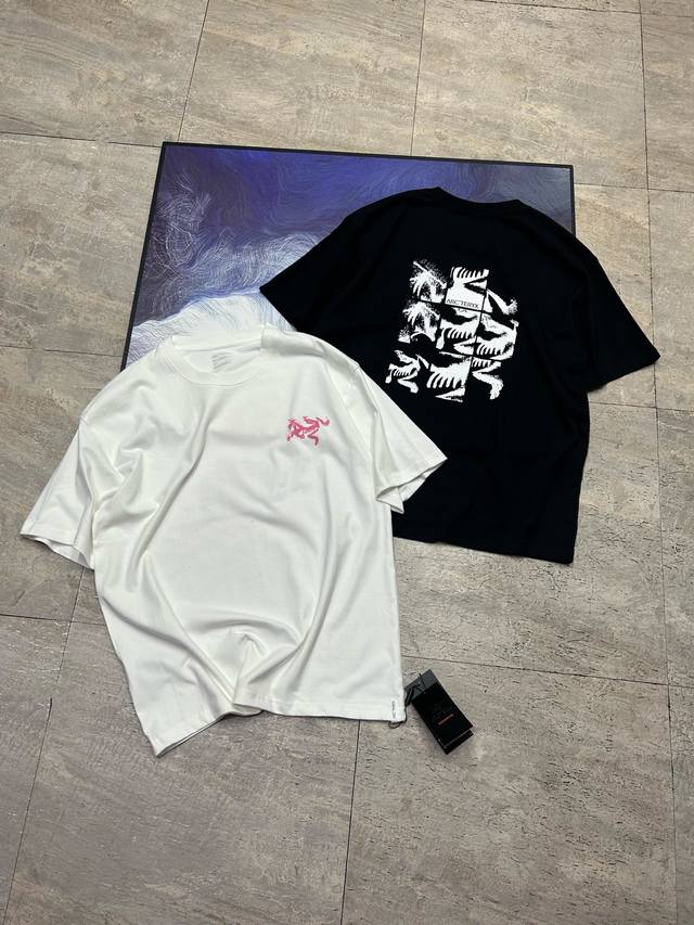 120 平铺细节图 2025新款Arc'teryx 始祖鸟 系列Kragg Cotton Bird Tile 百分百棉T恤背后拼图 男女同款短袖T恤。 260纯