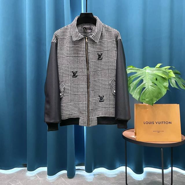 供280 Louis Vuitton路易威登Lv走秀款千鸟格棒球服外套 订购原版开模 历时一个月终于出货了，简直太爱了 上身真的超级帅。抖音某博主讲今年Lv新出