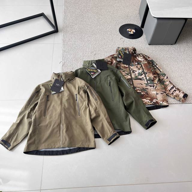 550 五色版本 市场顶级版本 全溢胶！！ Arc'teryx 始祖鸟 Leaf Alpha Gen2 Alpha Jacket军鸟冲锋衣上衣 帽子可以收纳 男