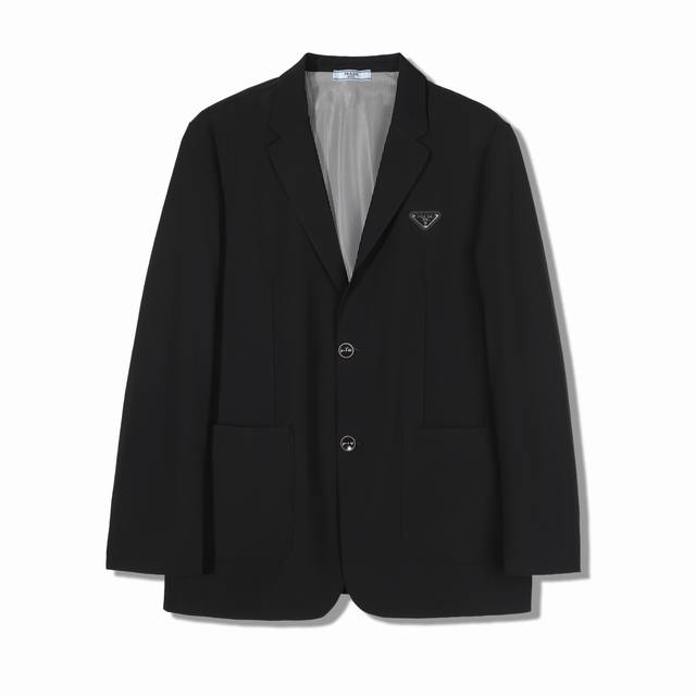 200 Prada普拉达经典三角皮标轻奢休闲西服外套 上身参考：178 175斤 穿2Xl 修身效果 定制主标 辅料 水洗齐全 真皮级别品牌皮标 西装外套夹克采