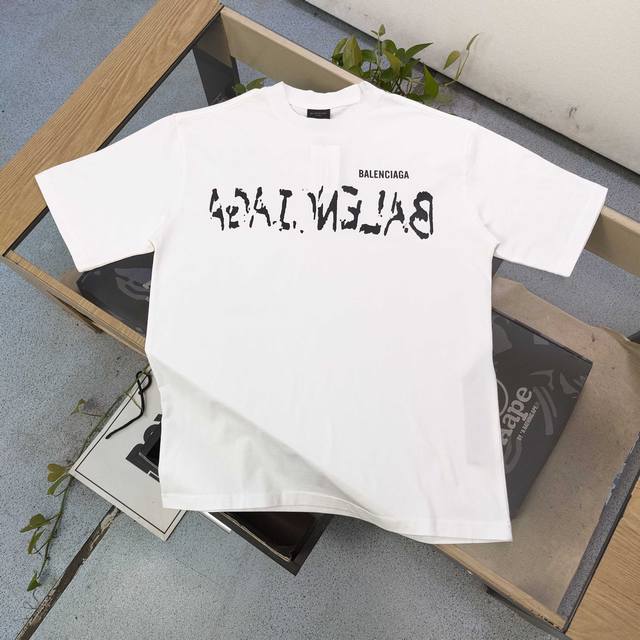 140 高版本 2025新款Balenciaga巴黎世家模糊字母图案Logo印花休闲情侣宽松短袖T恤，Oversize宽松版型，独一无二的活性环保面料染色，采用