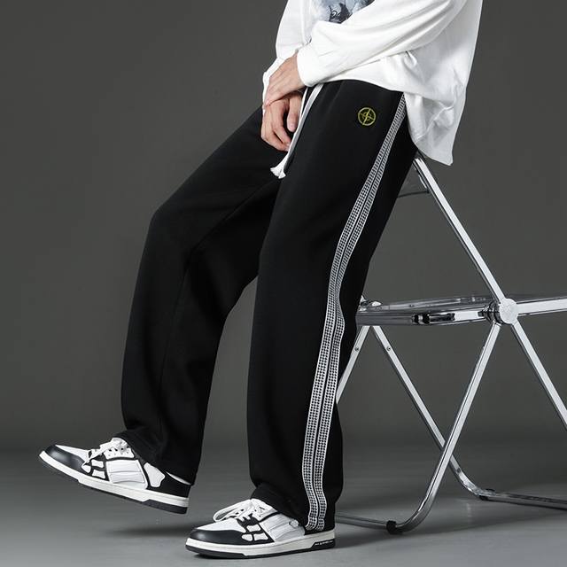 120 Stone Island 石头岛卫裤秋季新款拼接织带休闲裤 可束腿 ，百搭神裤，拖地裤， 男女同款 ，舒适百搭，立体裁剪！手感细腻，百搭不挑人！ 颜色：