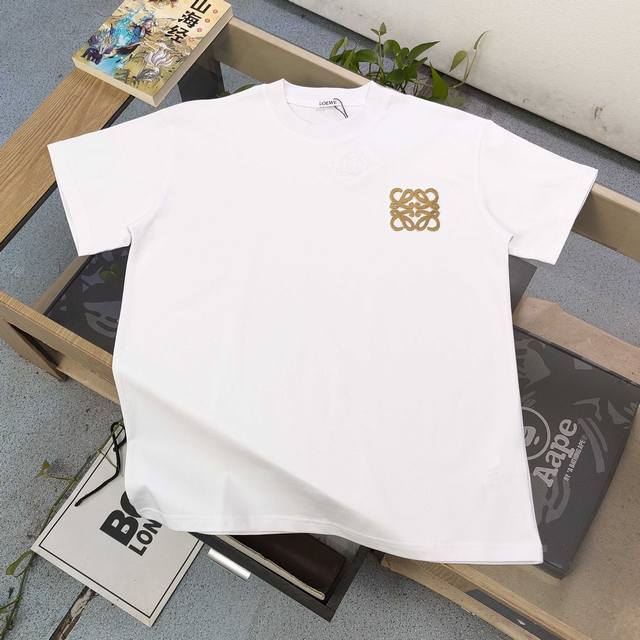 上新120 款号：Zga031 高版本 2025新款Loewe罗意威刺绣植绒图案Logo绣花休闲情侣宽松短袖T恤，独一无二的活性环保面料染色，进口田岛机器刺绣，