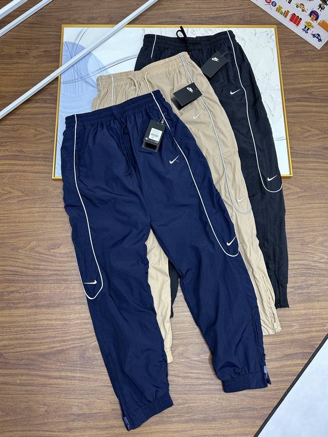 140 穿上它你就是女神的理想型！Nike Lab Nrg Track Jacket 复古梭织 运动休闲套裤 官方在售。 Nike Lab系列 一直都是耐克的高