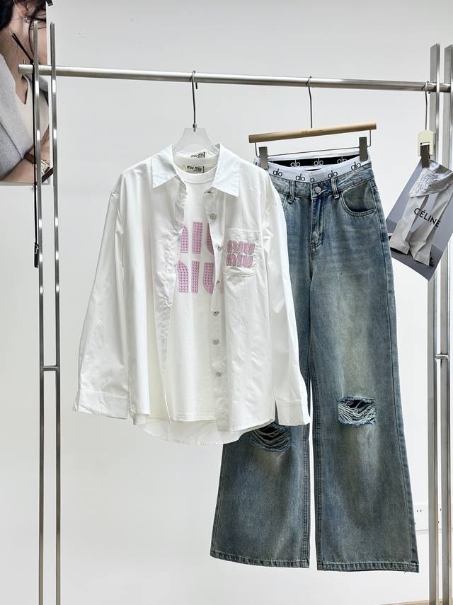 170 Miu粉色烫钻衬衫 缪缪Miu系夏季粉色系列穿搭 春夏季百搭衬衫 宽松版型 吊牌 领标 齐全 超级亮眼 时尚感爆棚 手感非常舒服 质感超强 时尚又个性