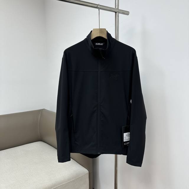 340 Gamma Lightweight Jacket 男子透气软壳夹克外套，户外运动的必备软壳。客供定制专属Fortius 1.0 软壳面料防风防泼水、轻盈