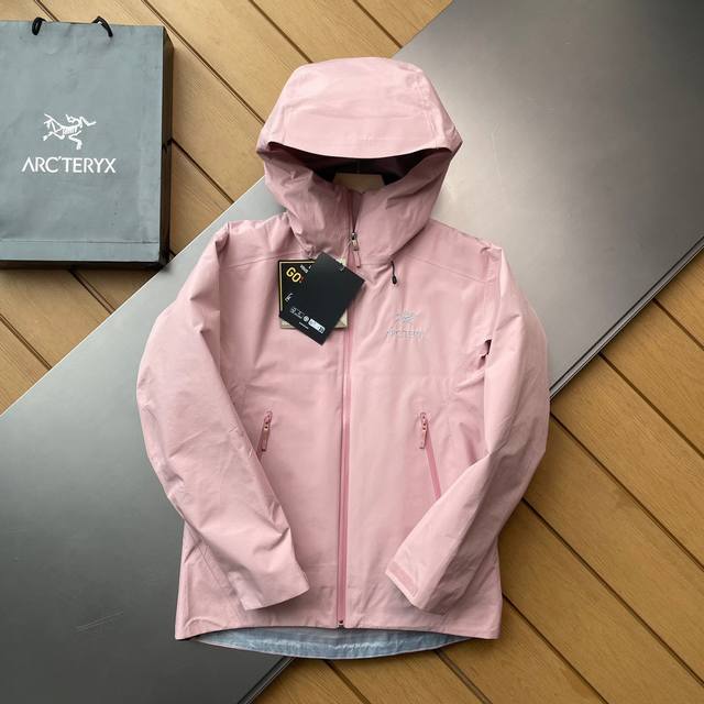 360 ～专柜还原顶级复刻版 Arcteryx，.中文名始祖鸟，加拿大户外服饰品牌，1989年创立于加拿大温哥华。始祖鸟来自加拿大海岸山脉，植根高山的专业户外品