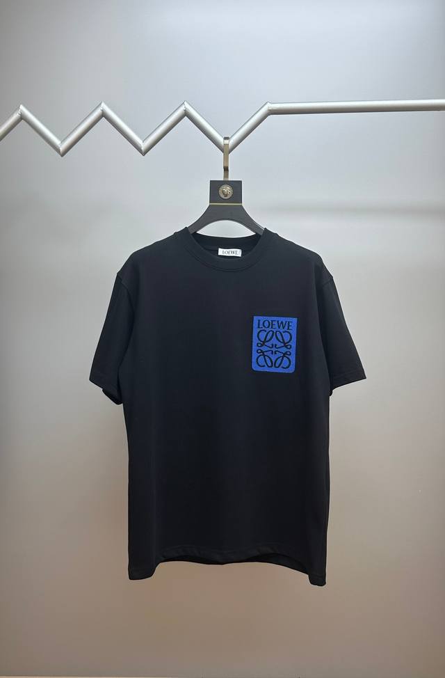 120 顶级最高版本 Loewe 罗意威 口袋刺绣图案圆领短袖T恤半袖 男女同款 情侣款 宽松版型 最高版本 原版面料 高版本 高品质 所有细节 面料辅料工艺