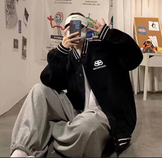 160 Balenciaga巴黎世家运动员宽松夹克棒球服外套 官网发售｜超强版型｜男女同款 精选垂感一流复合双层南韩丝高级面料 手感超棒 丝滑垂坠 质感高级一眼