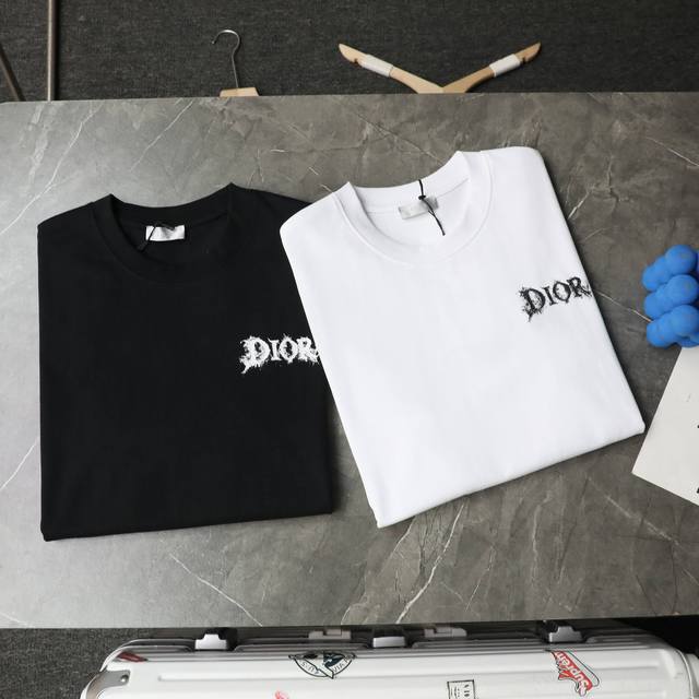 120 顶级复刻 高端定制 - Dior 迪奥 新款前后印花Logo休闲圆领短袖T恤 - 款号: 3332 - 颜色: 黑色 白色 - 购入原版开模打造，全套定