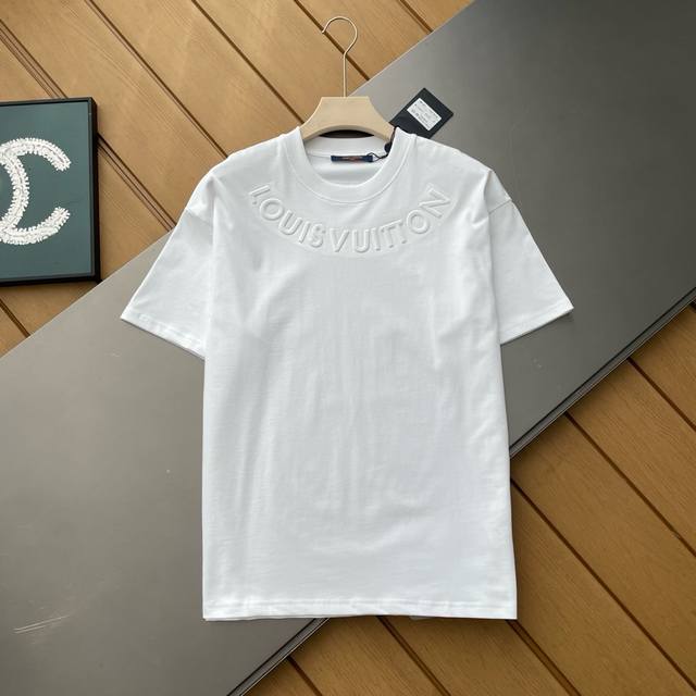 140 ~ 专柜还原顶级复刻版 路易威登Louis Vuitton 夏季新款3D压印T恤潮搭短袖 本款Lv短袖可谓花大心思制作，胸口的品牌全称英文与Logo都采