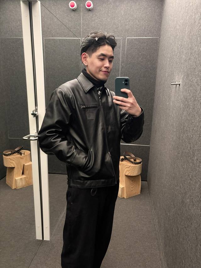 310 卡哈特 Carhartt Wip Ss25 Detroit Jacket方形Logo拉链夹克Pu皮夹克外套 官方同步在售的款式，超多网红上身！！干练精简