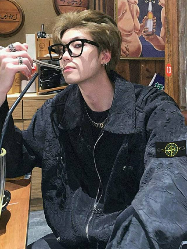 140 Stone Island 石头岛经典袖标勋章飞行员翻领机能棒球服外套，整衣褶皱工艺，二本针走线 机能工装日系风十足 当季必备 版型超正 拒绝臃肿 面料质
