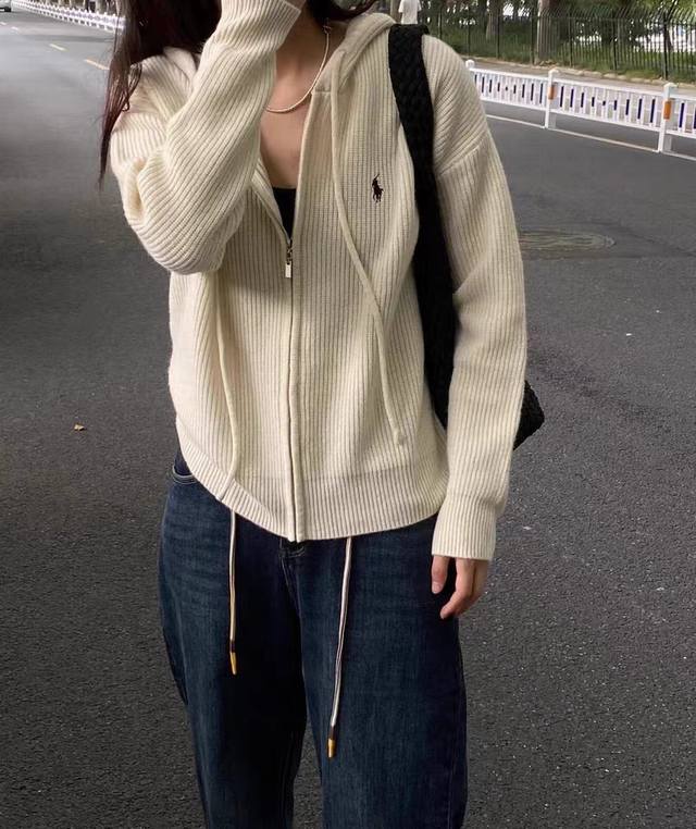 140 24Ss秋季新款拉夫劳伦Ralph Lauren Polo小马标拉链长袖连帽针织外套 秋季新款半拉链卫衣来喽！今年真的超流行这种卫衣，比连帽卫衣还要火。